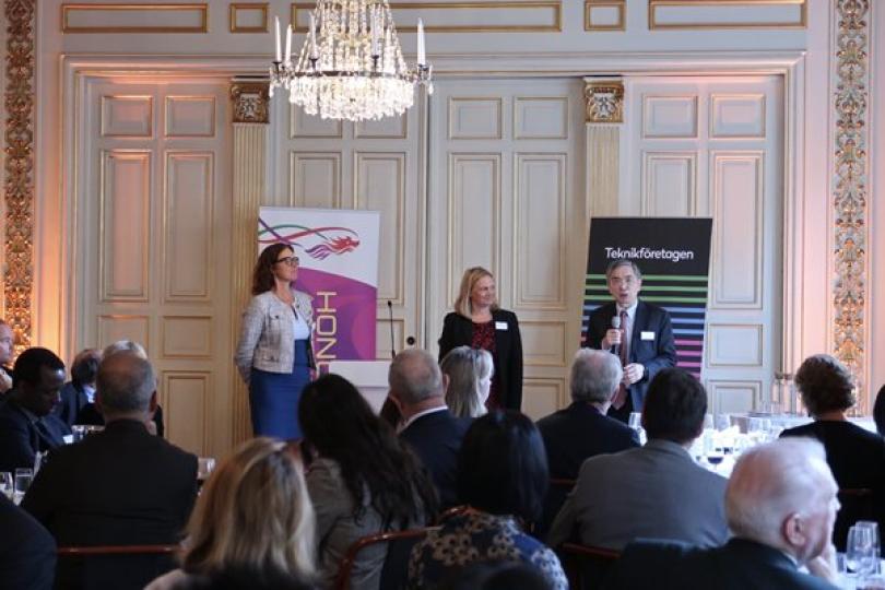 港況述要: 劉怡翔在瑞典斯德哥爾摩出席瑞典香港商會和瑞典工程業協會合辦的商務午宴。