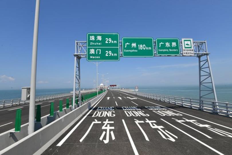港珠澳橋增粵港跨境私家車配額