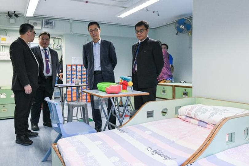 楊潤雄訪特殊學校