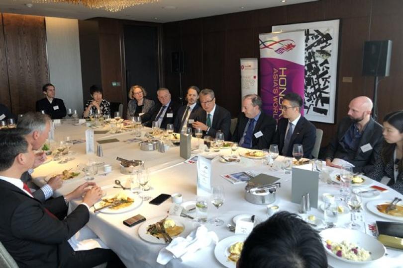 陳茂波訪英推動綠色金融合作