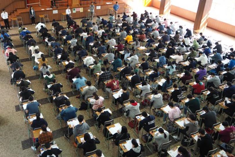 政府籲文憑試考生每日量體溫